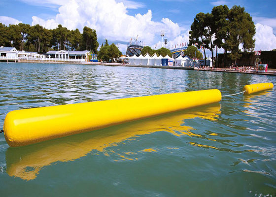 Personalizzi la metropolitana lunga gonfiabile gialla di galleggiamento della boa del cilindro del PVC di 0.9mm per il parco dell'acqua